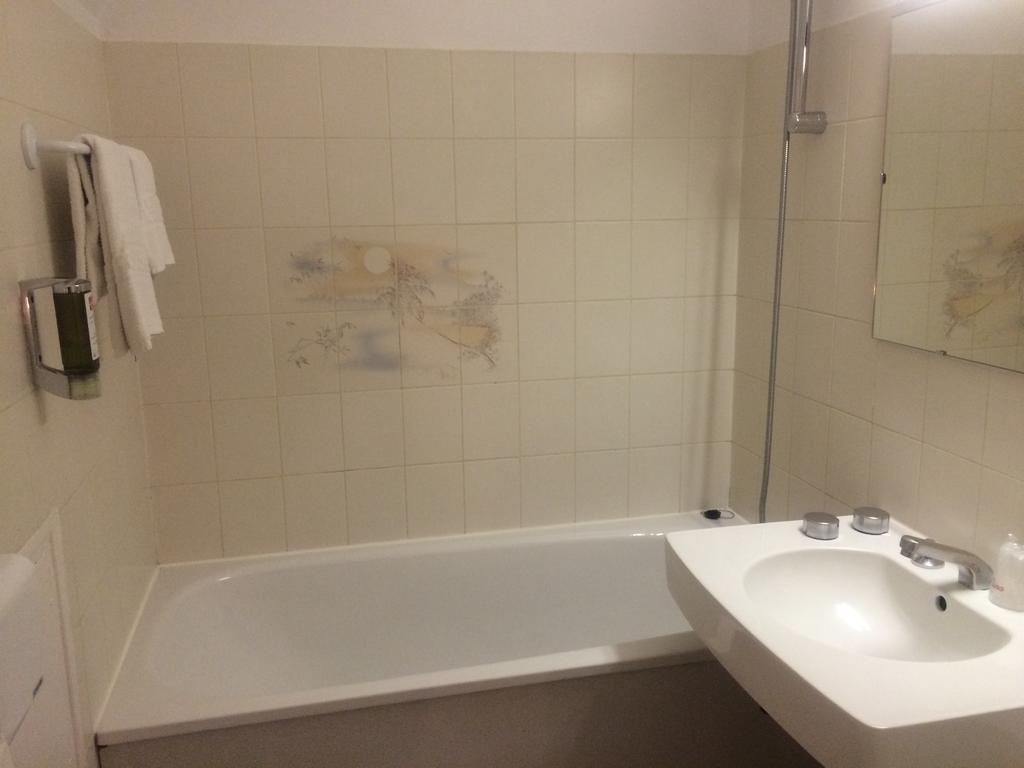 Hotel Anne De Beaujeu Gien Zewnętrze zdjęcie